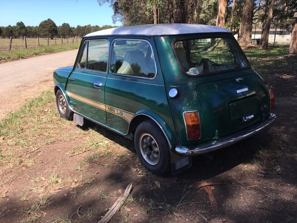 Leyland Mini 998 LS Green Iridium paint, creme interior images classic Register (6).jpg