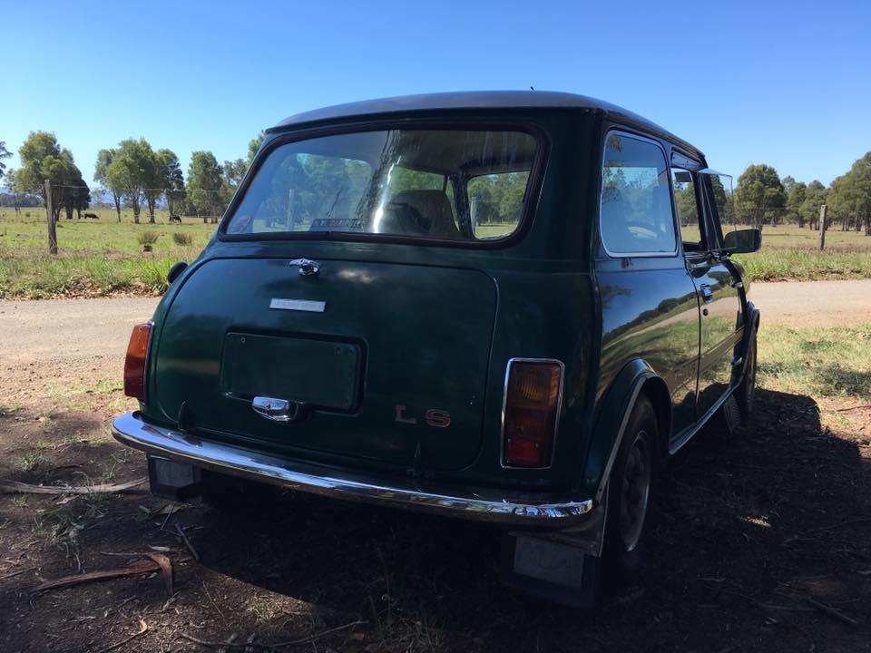 Leyland Mini 998 LS Green Iridium paint, creme interior images classic Register (8).jpg