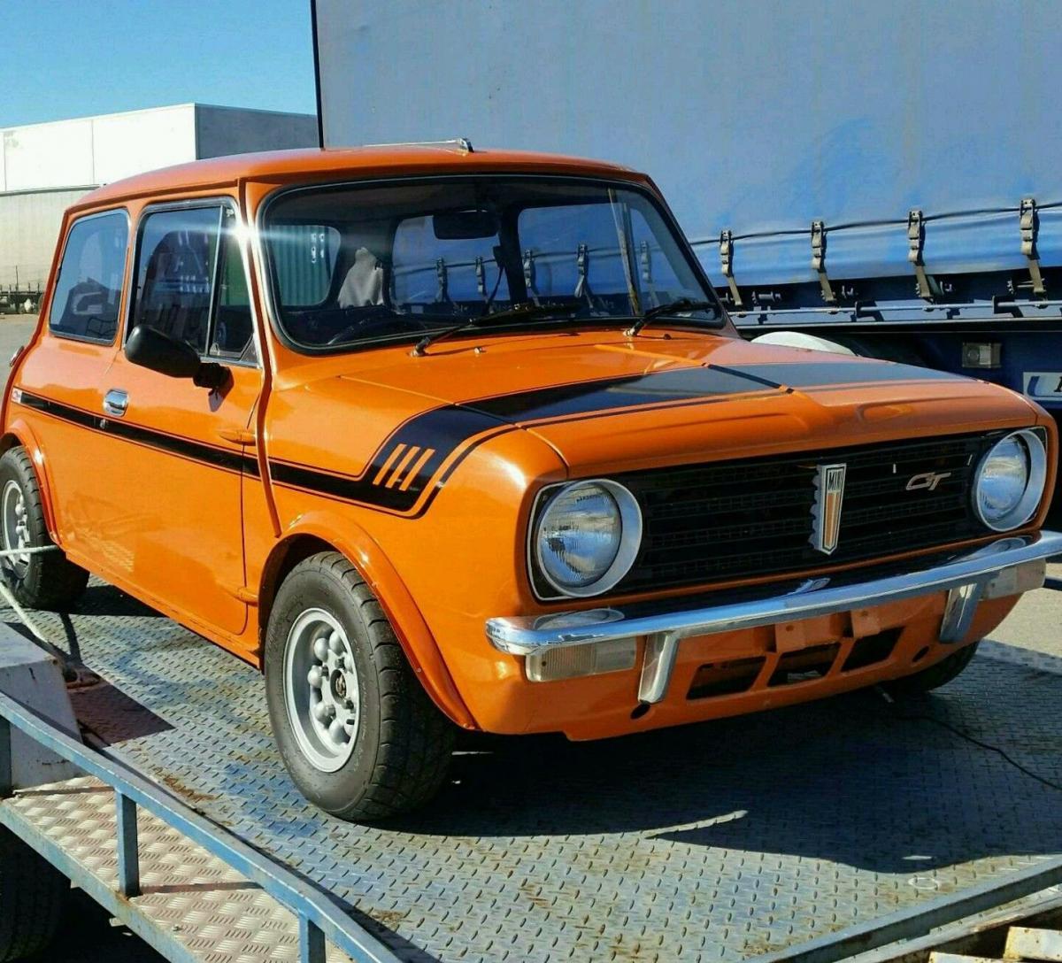 Leyland Mini Clubman GT Australia 1275 Cadiz Orange with stripes CR (1).jpg