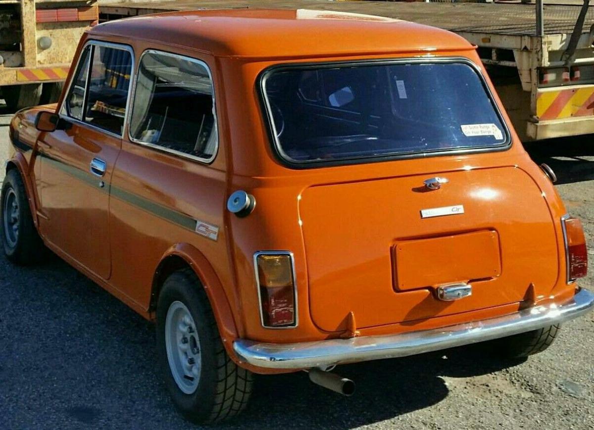 Leyland Mini Clubman GT Australia 1275 Cadiz Orange with stripes CR (10).jpg