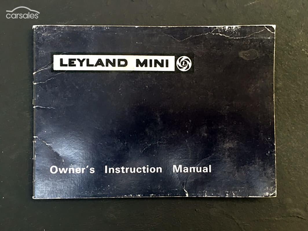 Leyland Sunshine Mini interior images and engine 1977 (14).jpg