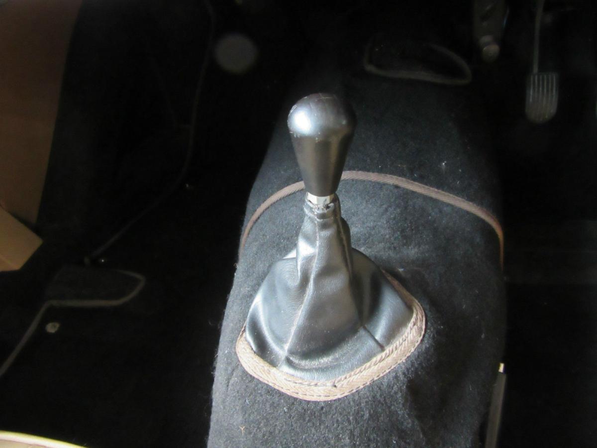 MG MGA 1600 mk2 gearstick.jpg