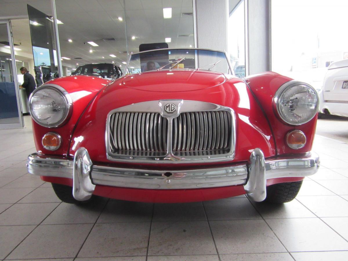 MG MGA 1600 mk2 grille.jpg