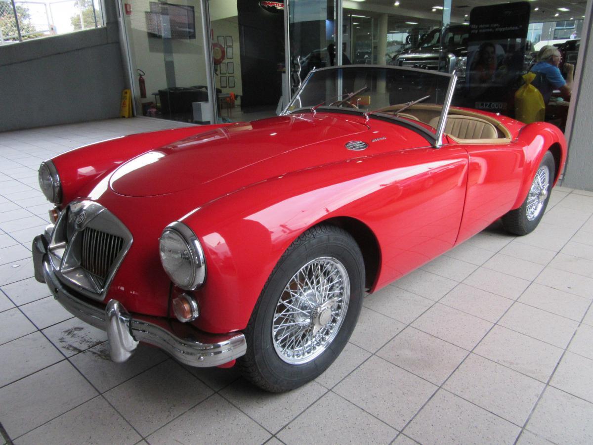 MG MGA 1600 mk2 red.jpg