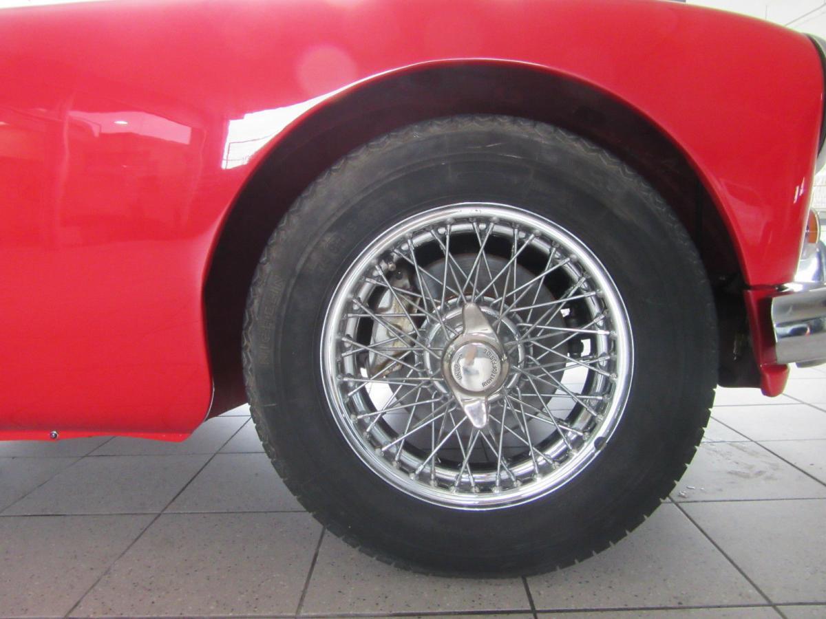 MG MGA 1600 mk2 wheels.jpg