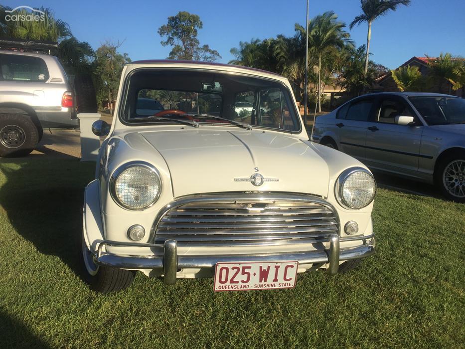 MK1 1967 Australian Morris Mini Cooper S Burgundy over Toga White CR (20).jpg