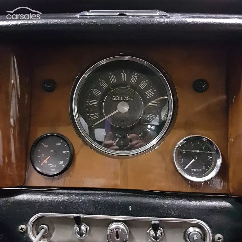 MK1 Cooper S Australia images BGR black interior 2018 (10).png