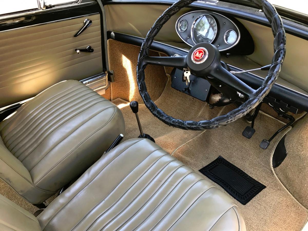 MK1 Morris Cooper S Australia Doeskin interior (2).jpg