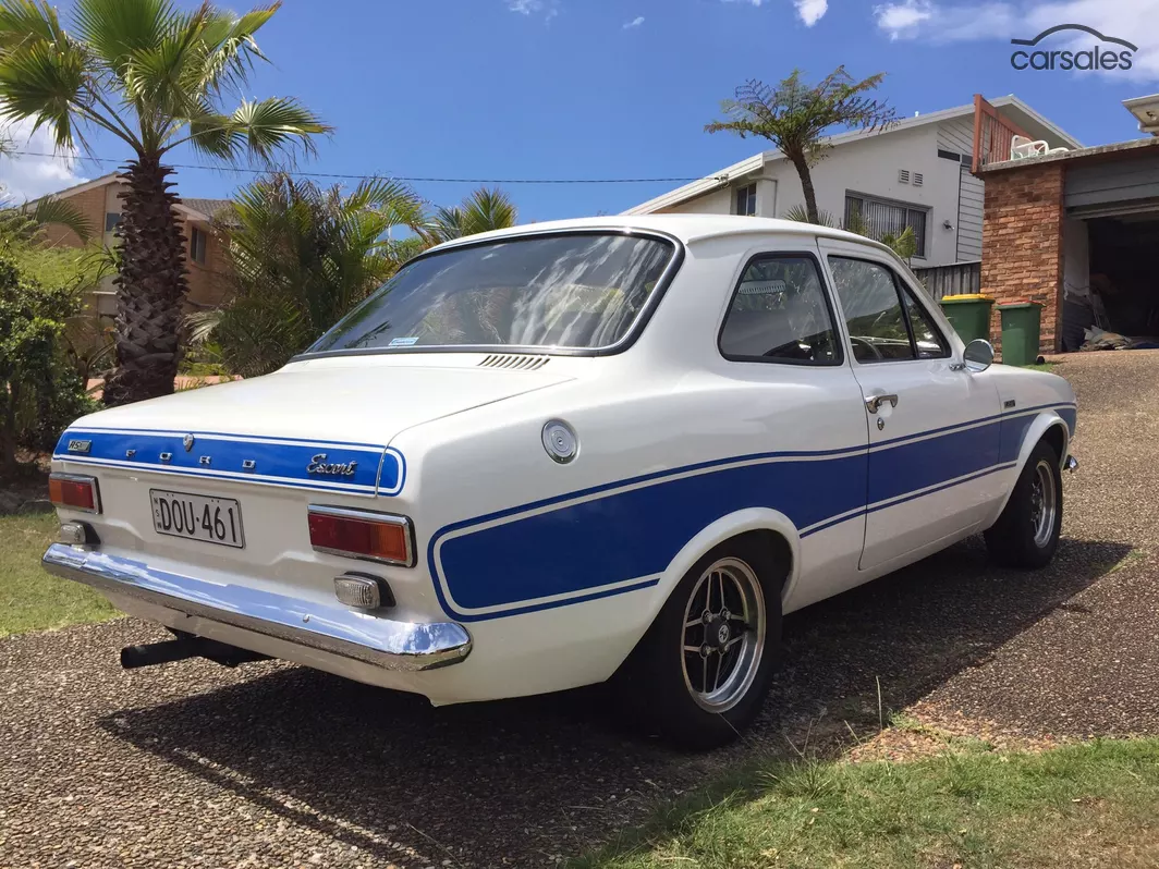 MK1 RS2000 Ford Escort Classic Register Image white and blue (7).png