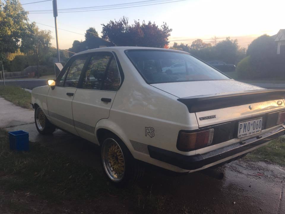 MK2 Ford Escort RS2000 Sedan Australia White images (4).jpg