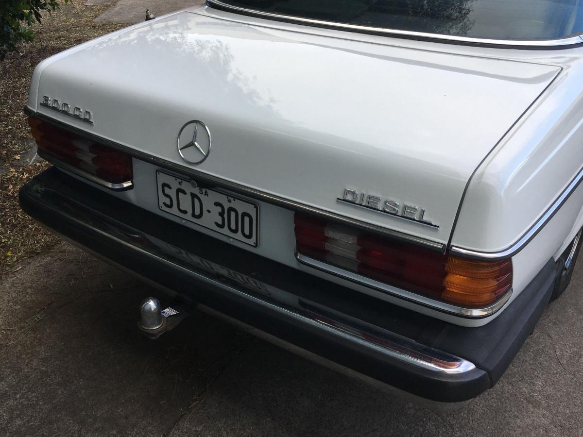 Mercedes 300CD boot.jpg