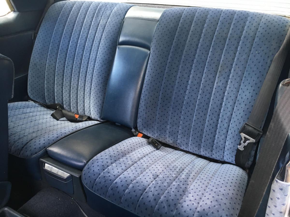 Mercedes 300CD rear seats.jpg