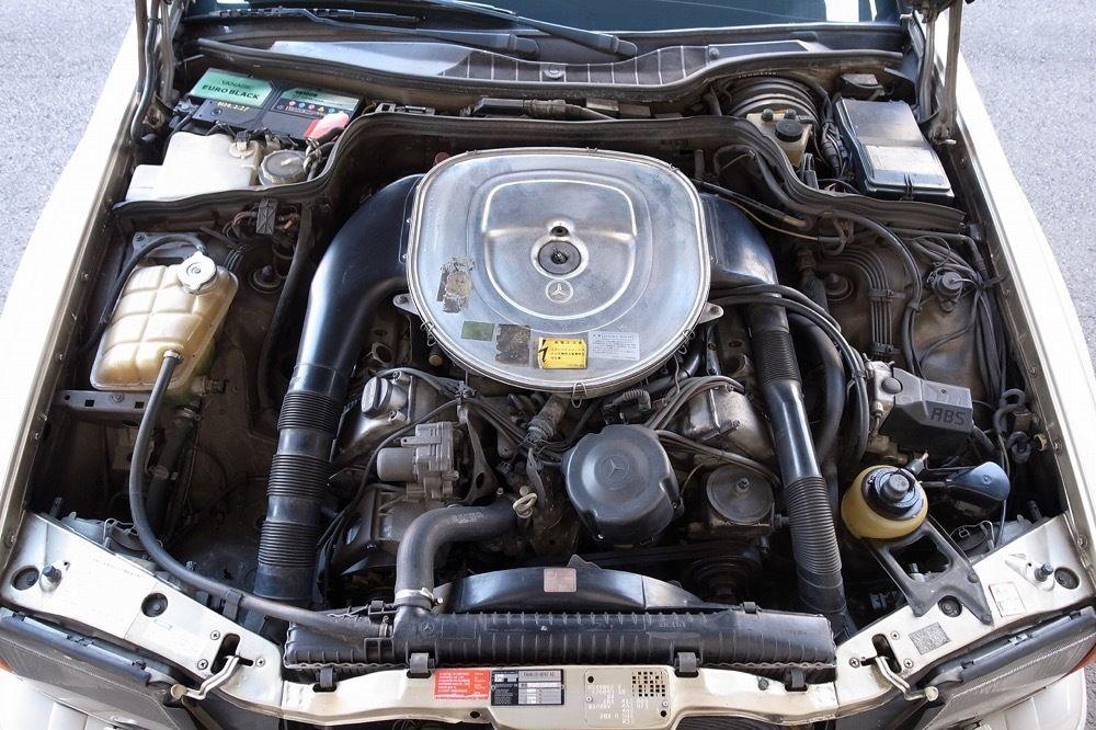 Mercedes 560 SEC AMG 6.0l exterior image engine bay.jpg