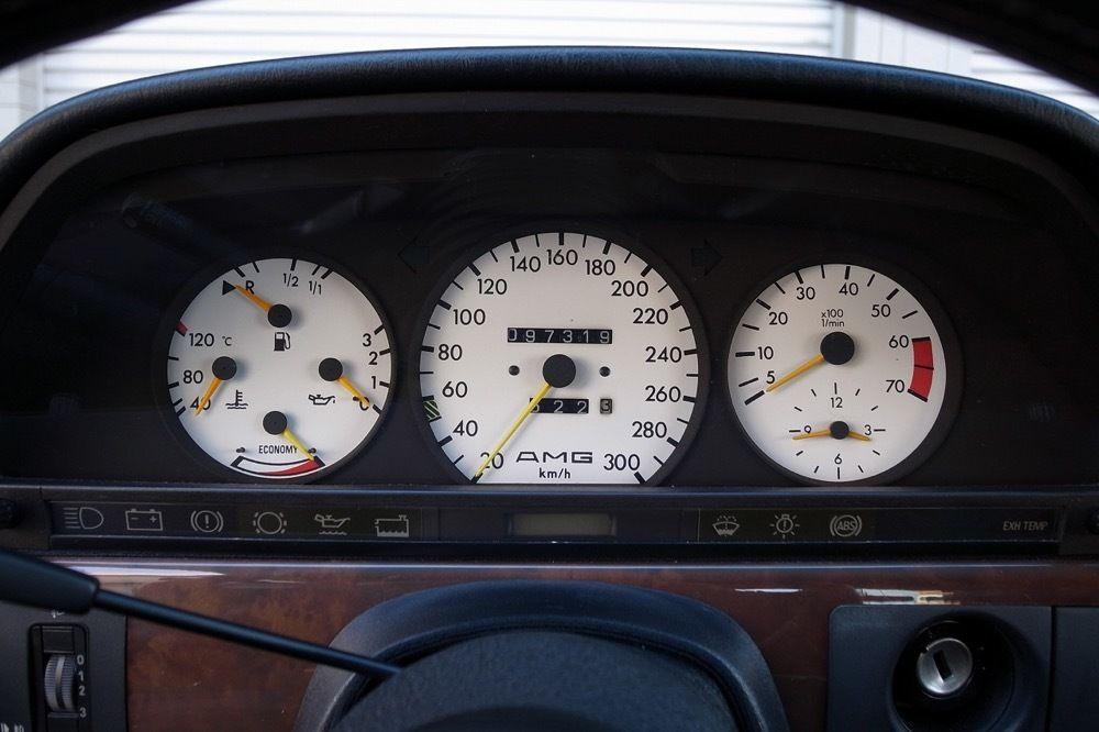 Mercedes 560 SEC AMG 6.0l exterior image interior instruments gauges.jpg