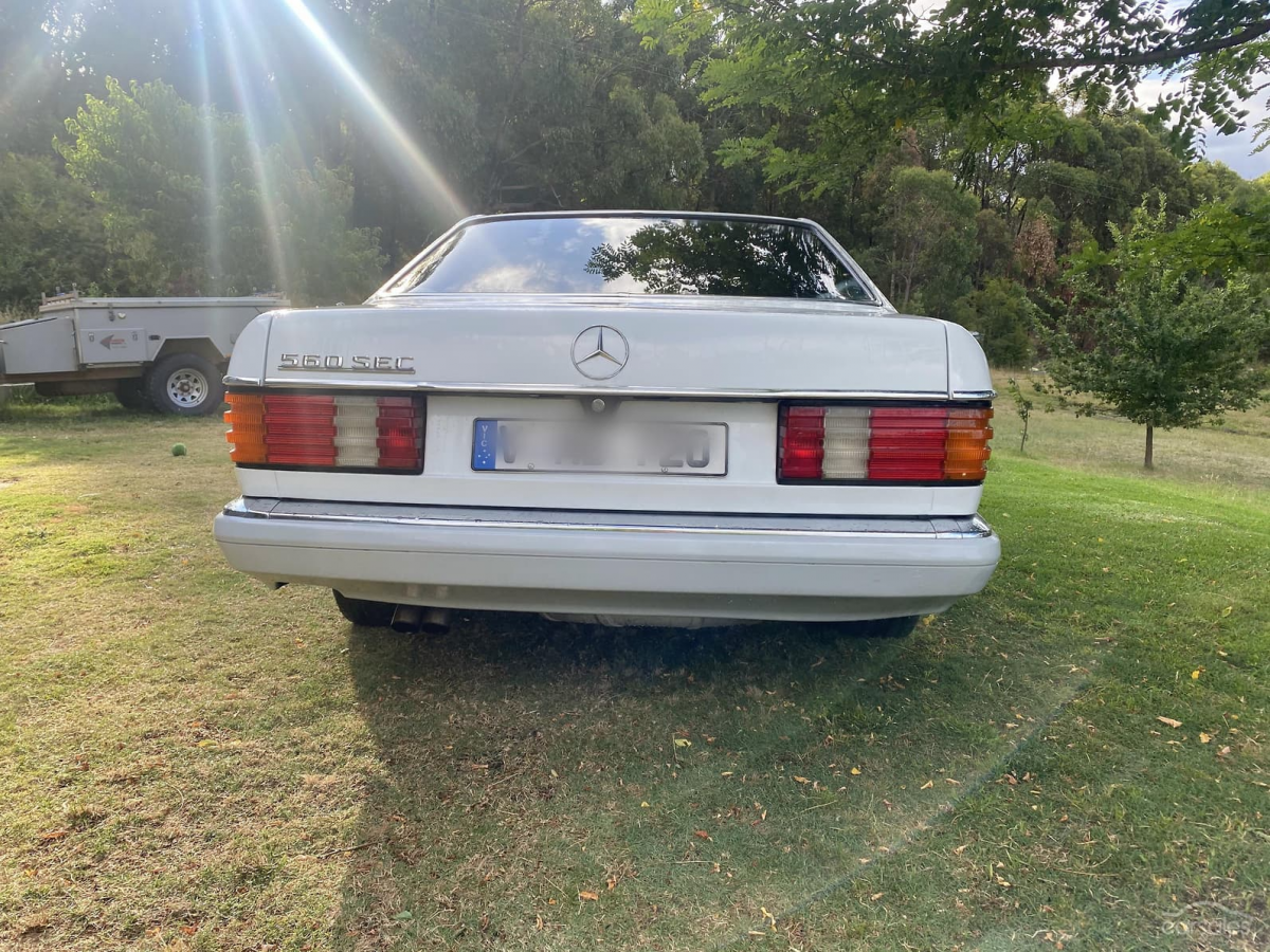 Mercedes 560SEC White Australian delivered low KM (4)ss.png