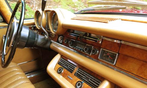 Mercedes W111 280SE Coupe dashboard.jpg