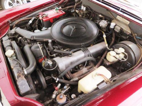 Mercedes W111 280SE Coupe engine bay.jpg