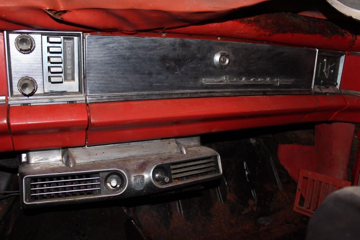 Mercury Colony Park  dashboard.jpg