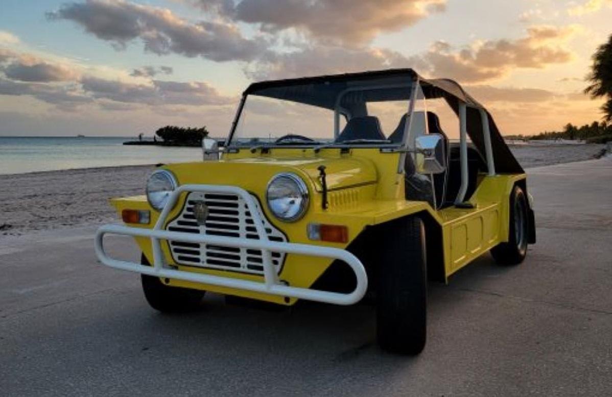 Mini Moke Australia yellow 1.jpg