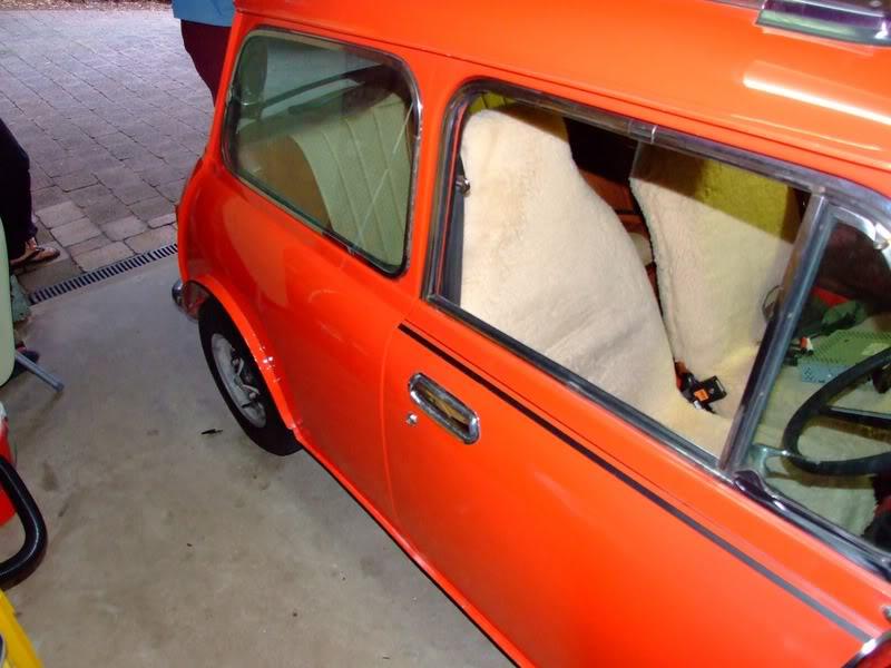 Mini S 1977 Sunshine with sunroof Australian Leyland Images Red (12).jpg