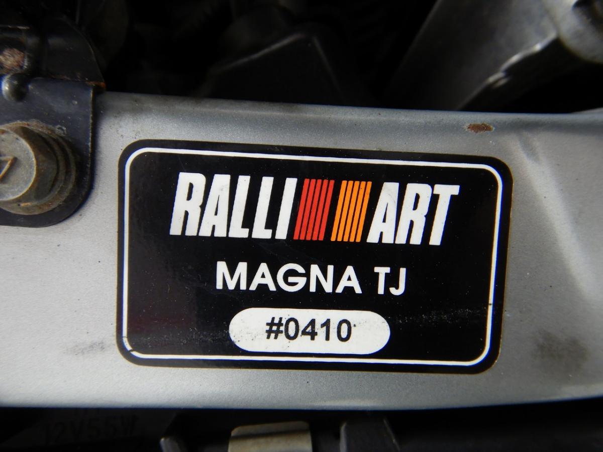 Mitsubishi Magna Ralliart build number and VIN plate (1).jpg