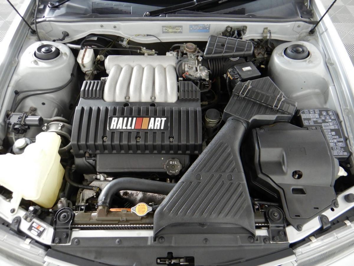 Mitsubishi Magna Ralliart engine images (1).jpg