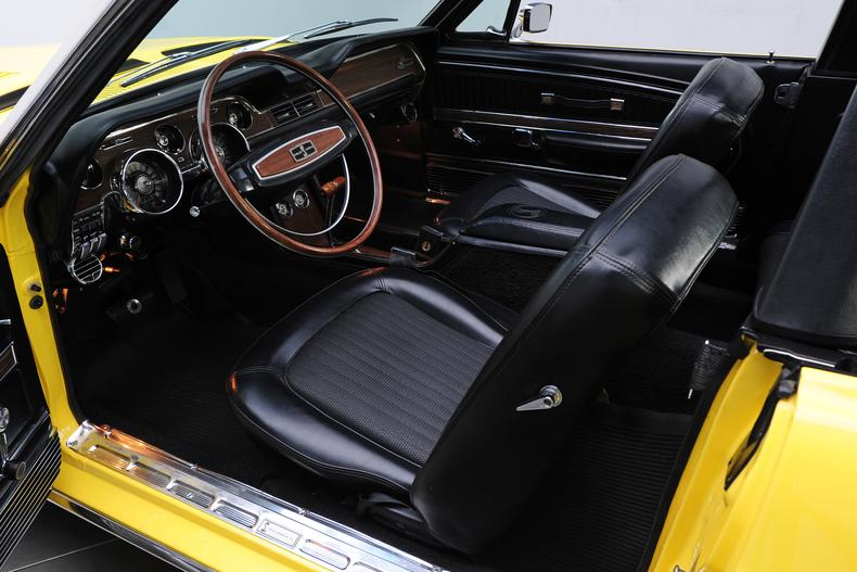 Mustang GT500KR convertible interior trim (5).JPG