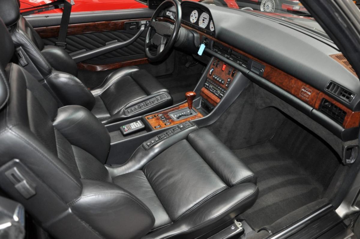 N C126 Mercedes 560SEC AMG Widebody interior black leather (15).JPG