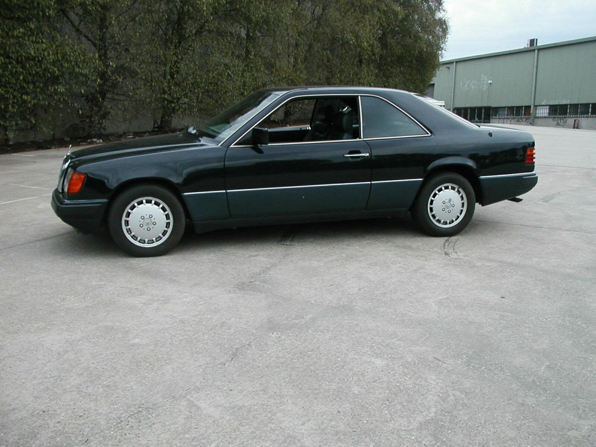 Navy Blue 1990 Mercedes 300CE-24 CE coupe Australia images (2).jpg