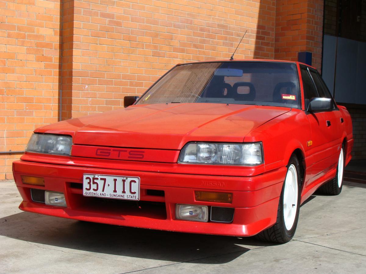 Nissan GTS2 Skyline number 85 of 200 Australia (1).jpg