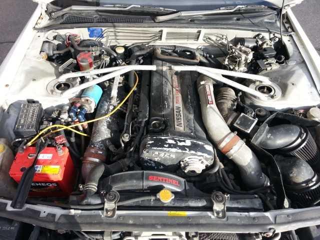 Nissan Skyline R32 GTR Engine bay.jpg