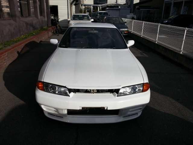 Nissan Skyline R32 GTR front end.jpg