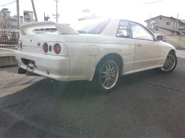 Nissan Skyline R32 GTR rear side.jpg