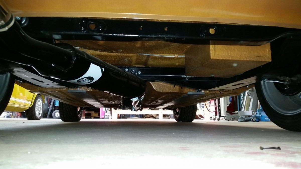 Nugget Gold Leyland Mini 1275 LS  1.JPG