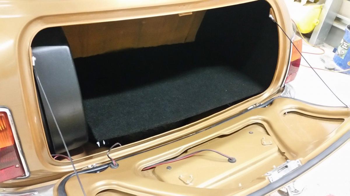 Nugget Gold Leyland Mini 1275 LS  3.JPG