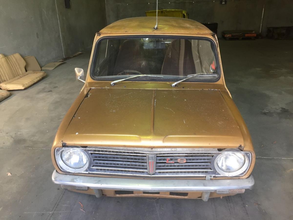 Nugget Gold Leyland Mini 1275LS Clkassic Register unrestored (1).jpg