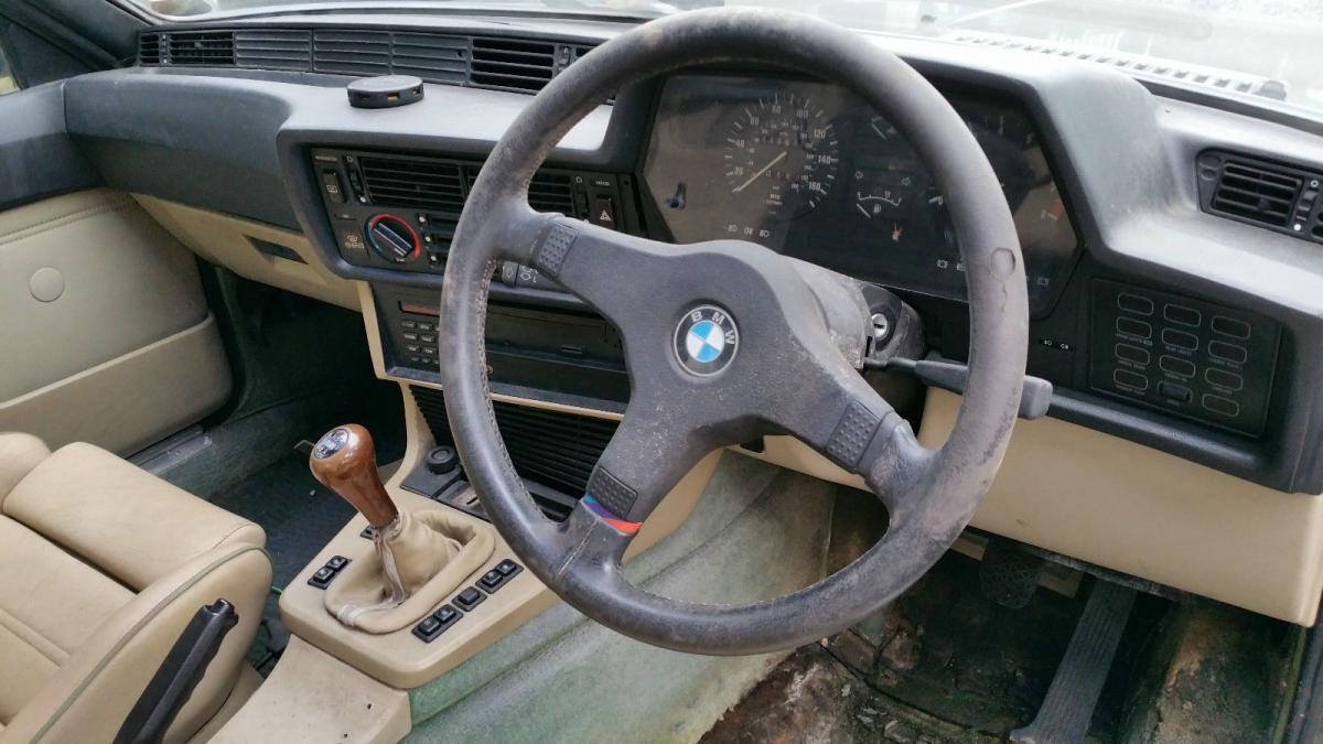 Opal Green RHD M635CSI coupe images 1986 (8).jpg