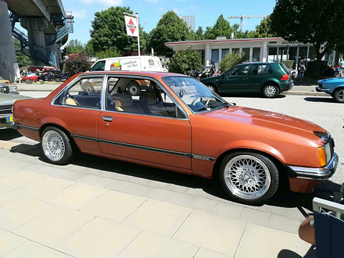 Opel Commodiore C 1979 2 door coupe bronze (1).png