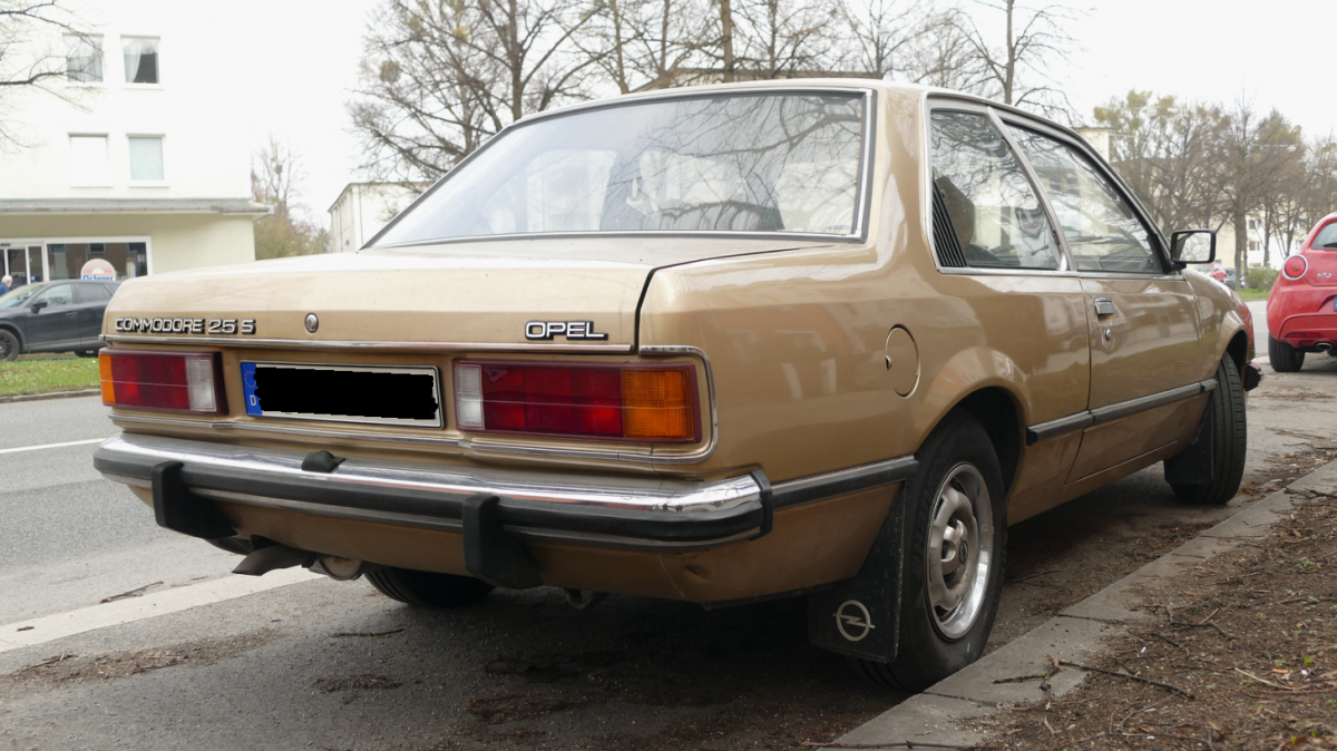 Opel commodore C gold coupe Germany image rear.png