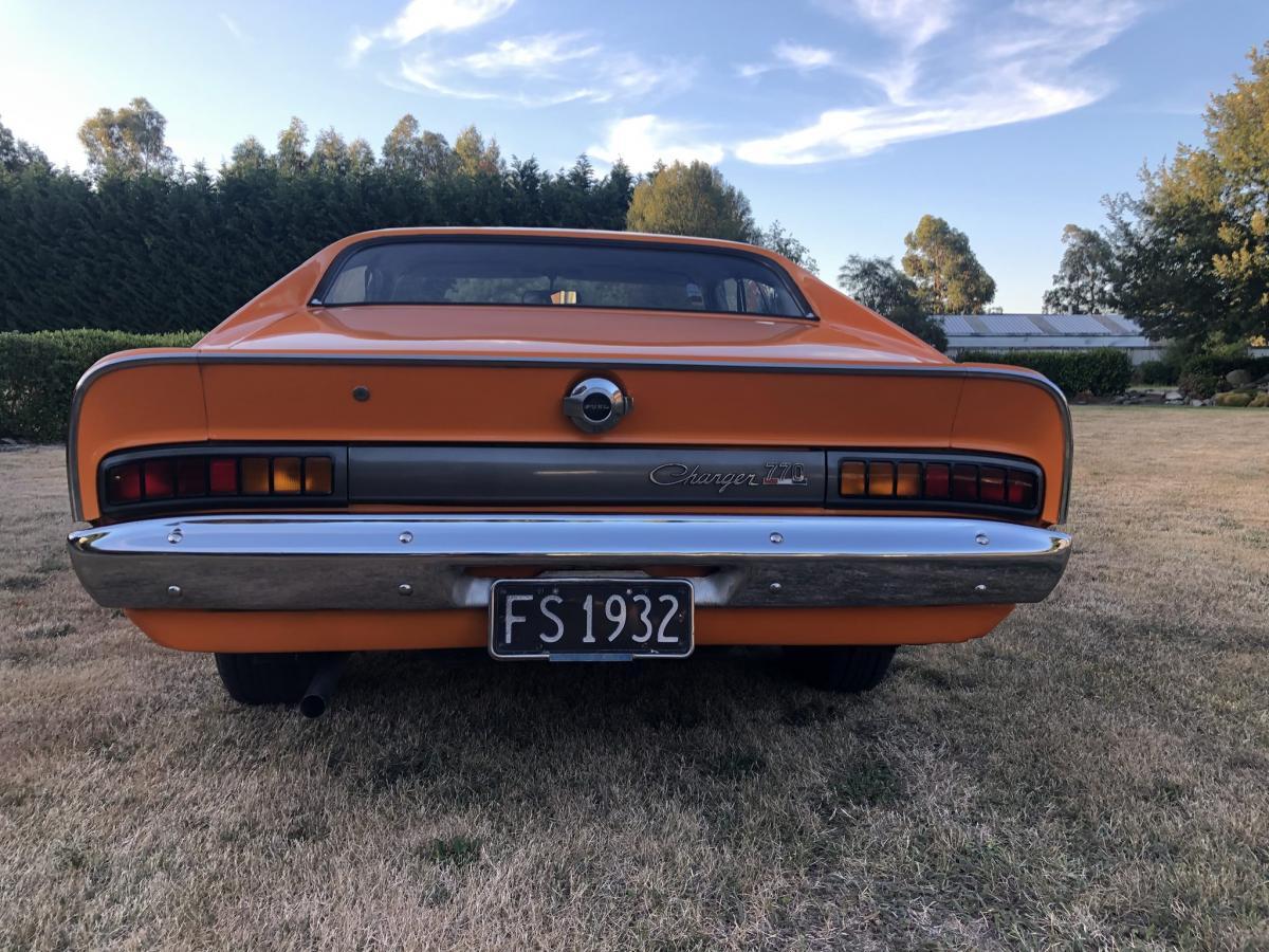 Orange 1971 Valiant Charger 770 6 cylinder images (9).jpg