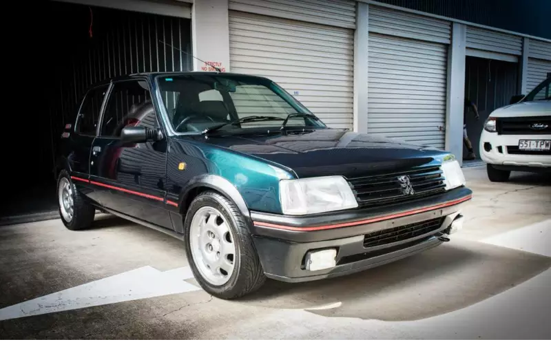 Peugeot 205 GTI 1993 1.9l Australia Green Images QLD (1).png