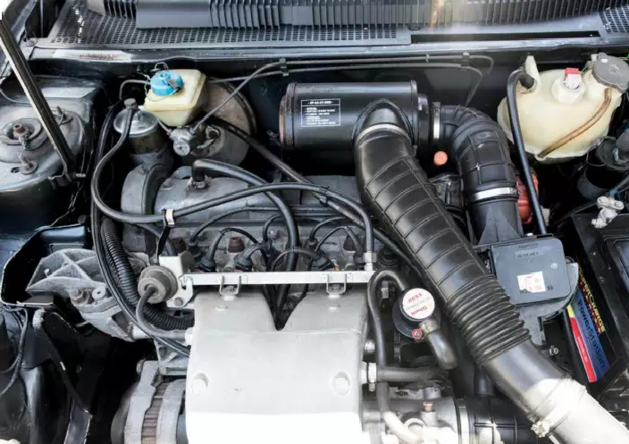 Peugeot 205 GTI 1993 1.9l Australia Green Images QLD (5).png