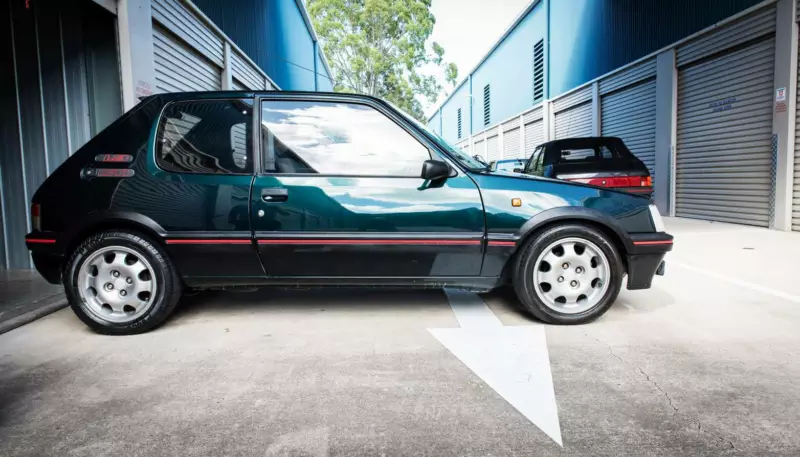 Peugeot 205 GTI 1993 1.9l Australia Green Images QLD (6).png