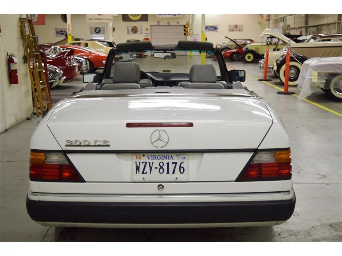 Pictures of 1993 Mercedes W124 Arctic White 300CE cabriolet (4).jpg