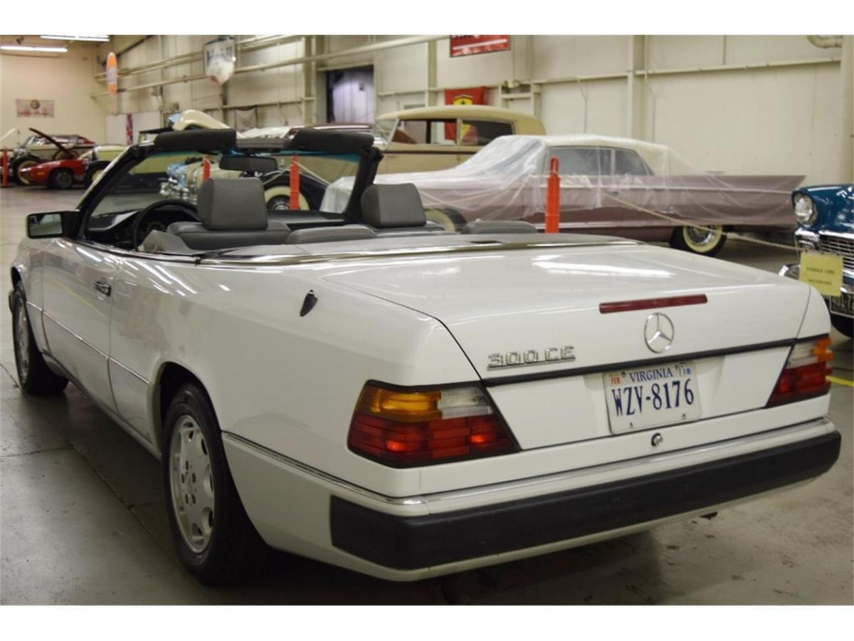 Pictures of 1993 Mercedes W124 Arctic White 300CE cabriolet (5).jpg