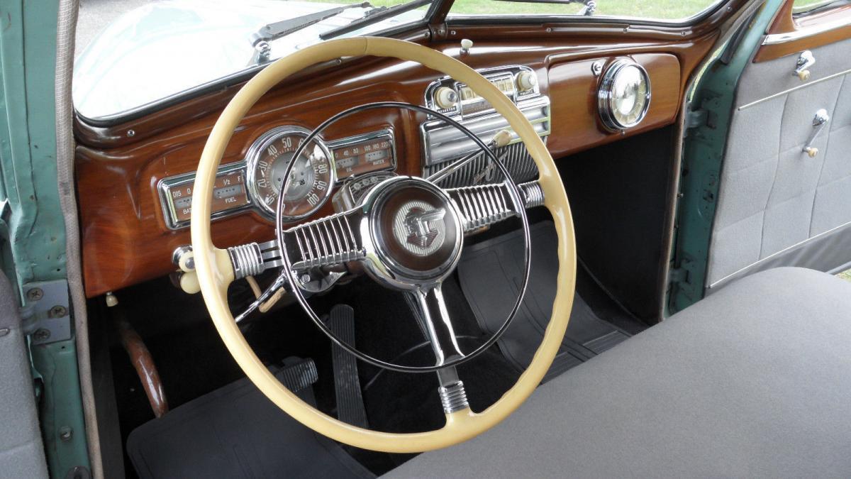 Pontiac Streamliner steering wheel.jpg