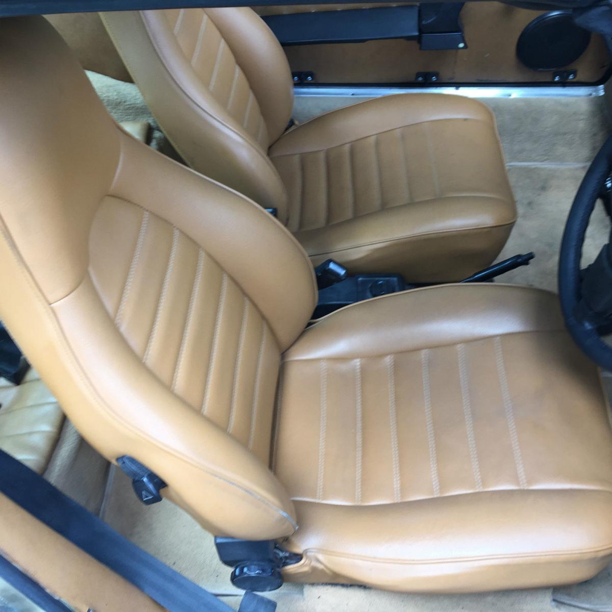Porsche 911 Carerra Targa front seats.jpg