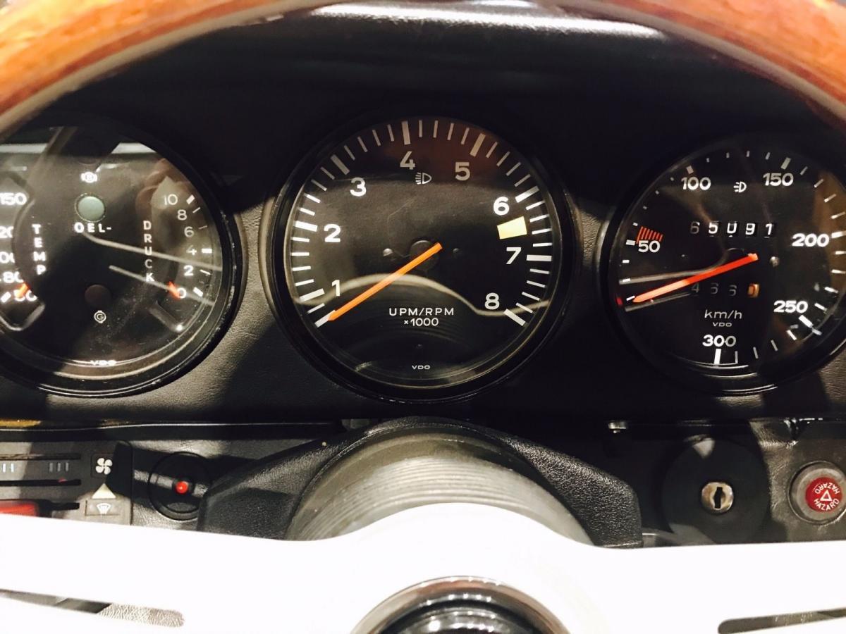 Porsche 911 Targa cluster.jpg