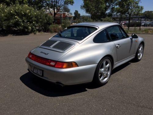 Porsche 993 Carrera s rear tail lights.jpg