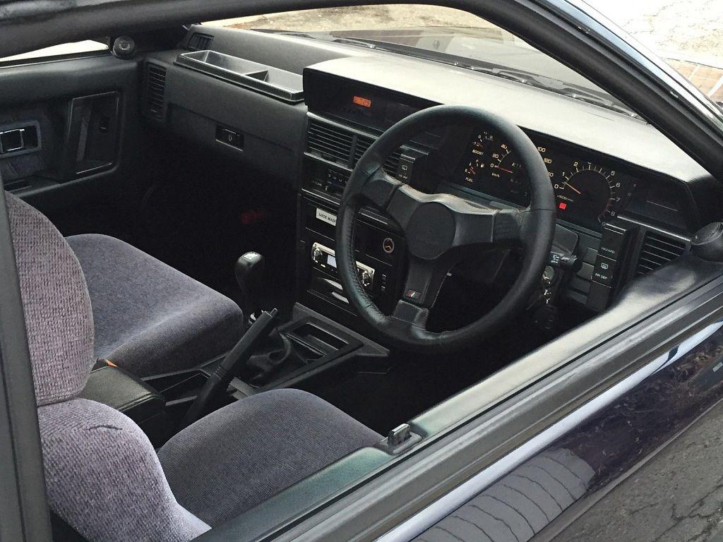 R31 GTS-R interior pictures 1987 (1).jpg